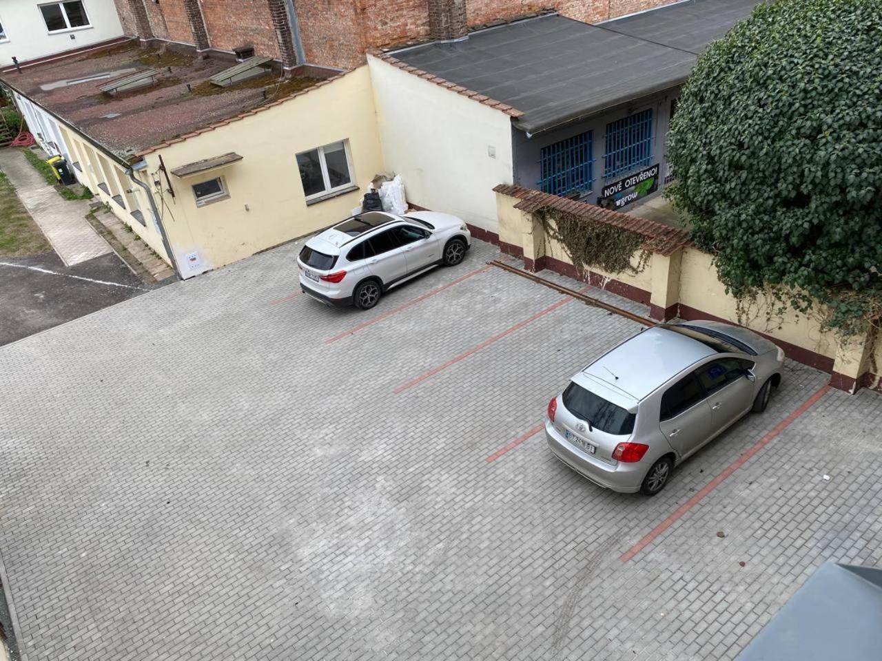 Appartamento Perla Hradce Hradec Králové Esterno foto