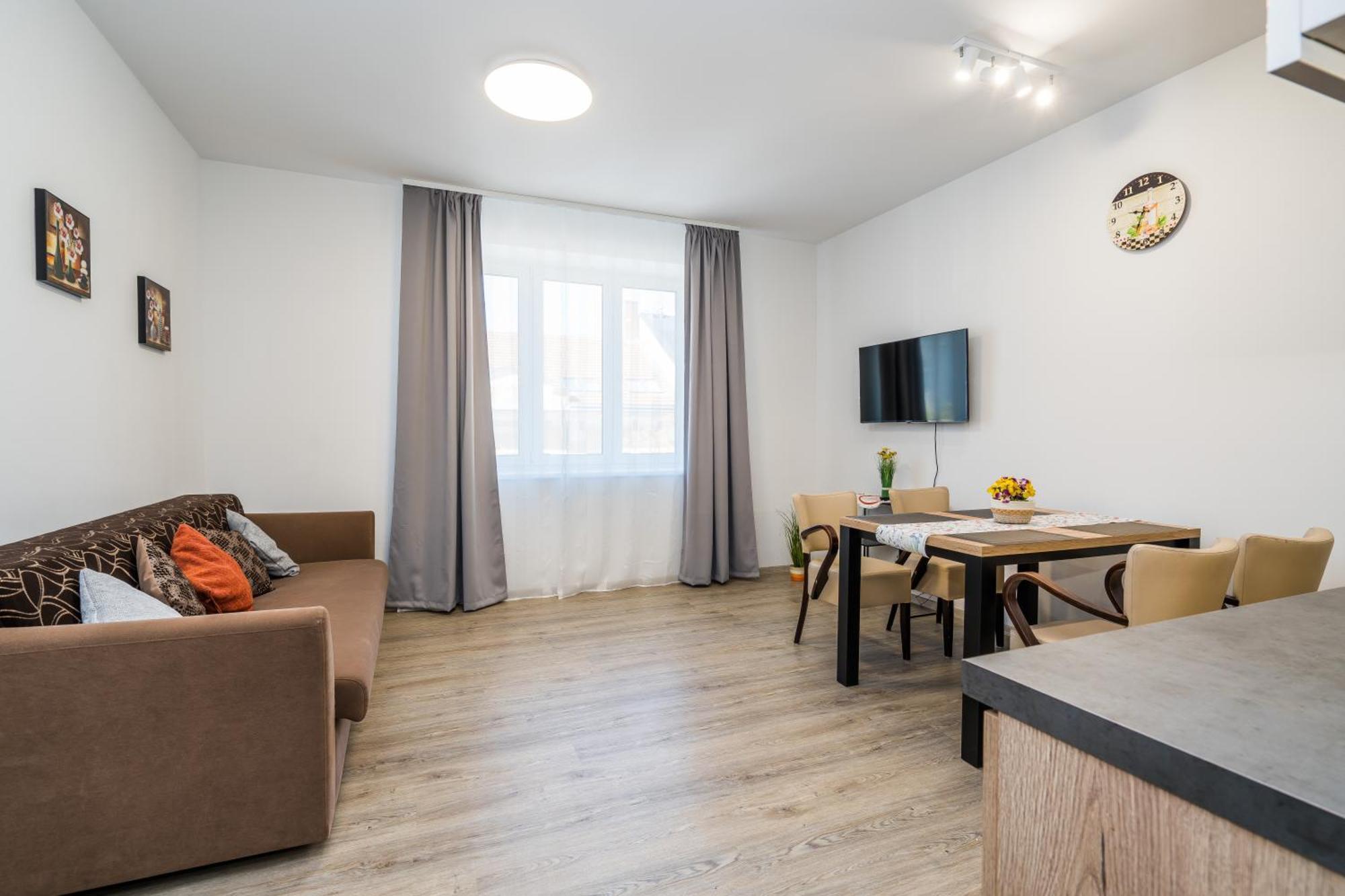 Appartamento Perla Hradce Hradec Králové Esterno foto